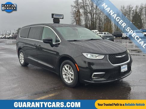 Used 2024 Chrysler Pacifica Touring-L FWD image 1