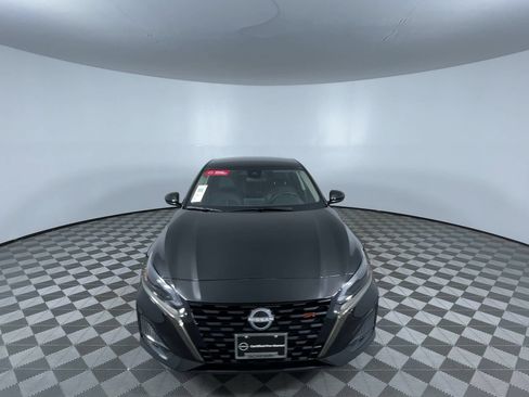 Used 2025 Nissan Altima 2.5 SR AWD/4WD image 3