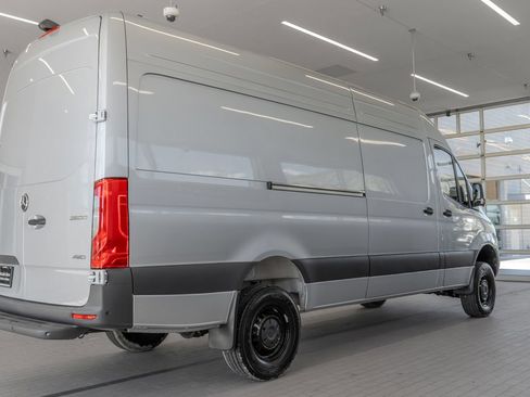 Used 2025 Mercedes-Benz Sprinter 2500 image 29