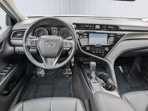 Used 2019 Toyota Camry SE w/ Carpet Mat Package FWD image 14