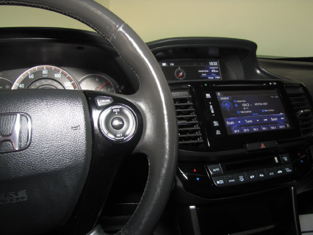 Certified 2017 Honda Accord EX-L image 29