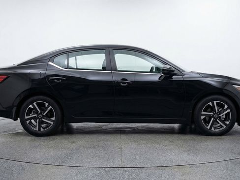 Used 2025 Nissan Sentra SV FWD image 11