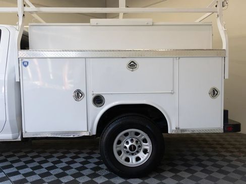 Used 2022 GMC Sierra 3500 Pro w/ Convenience Package RWD image 12