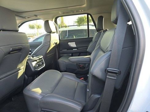 Used 2025 Ford Expedition Active image 7