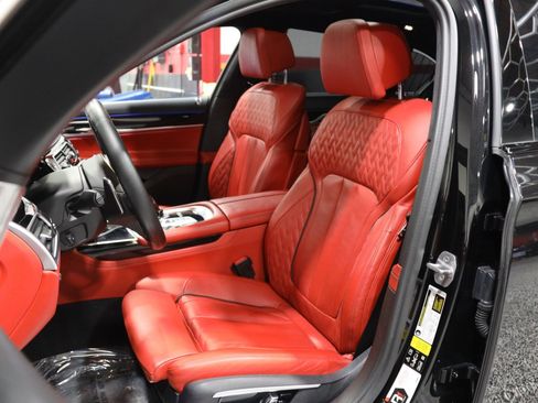 Used 2017 BMW M760i xDrive image 36