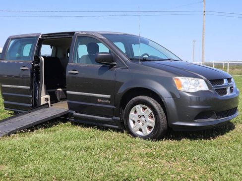 Used 2012 Dodge Grand Caravan American Value Package FWD image 1