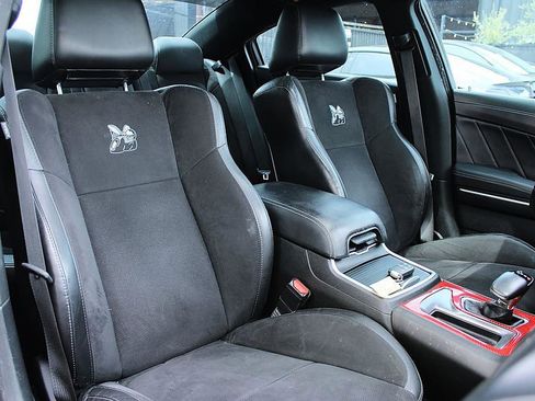 Used 2019 Dodge Charger Scat Pack w/ Dynamics Package image 17