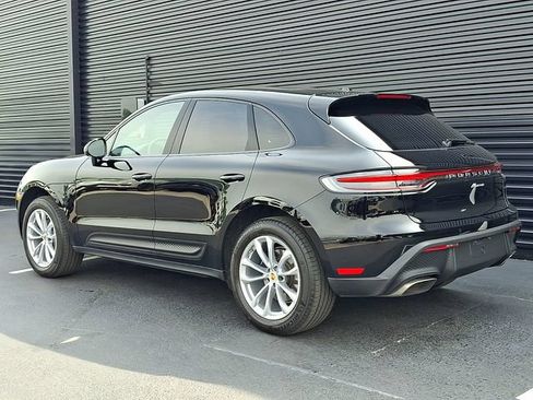 Certified 2026 Porsche Macan AWD/4WD image 3