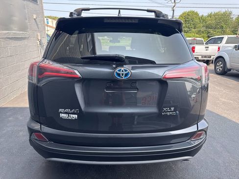 Used 2017 Toyota RAV4 XLE image 8