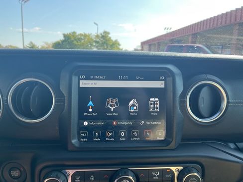 Used 2018 Jeep Wrangler Unlimited Sahara image 71