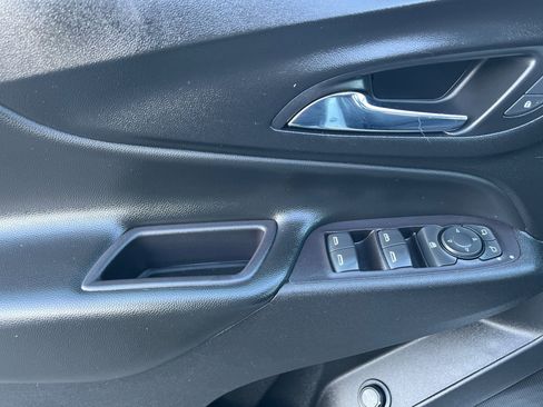 Used 2020 Chevrolet Equinox LT image 8