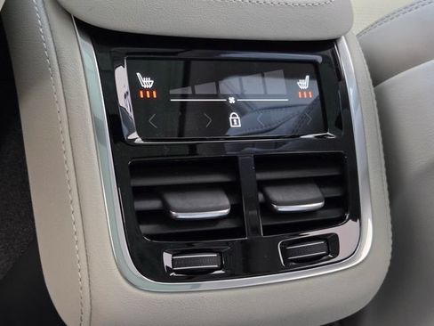 New 2026 Volvo XC90 B6 Ultra w/ Protection Package AWD/4WD image 13