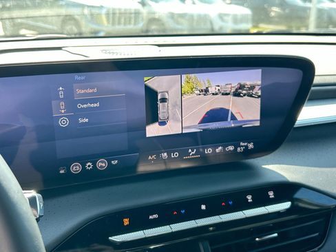 Used 2025 Buick Enclave Avenir image 27