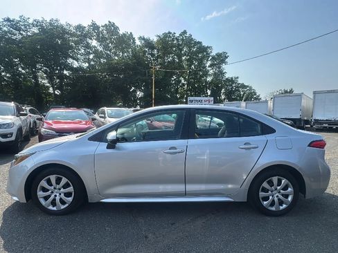 Used 2023 Toyota Corolla LE FWD image 8