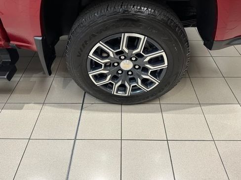 Used 2024 Chevrolet Colorado LT w/ LT Convenience Package III AWD/4WD image 25