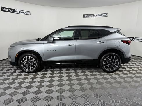 Used 2025 Chevrolet Blazer RS image 3