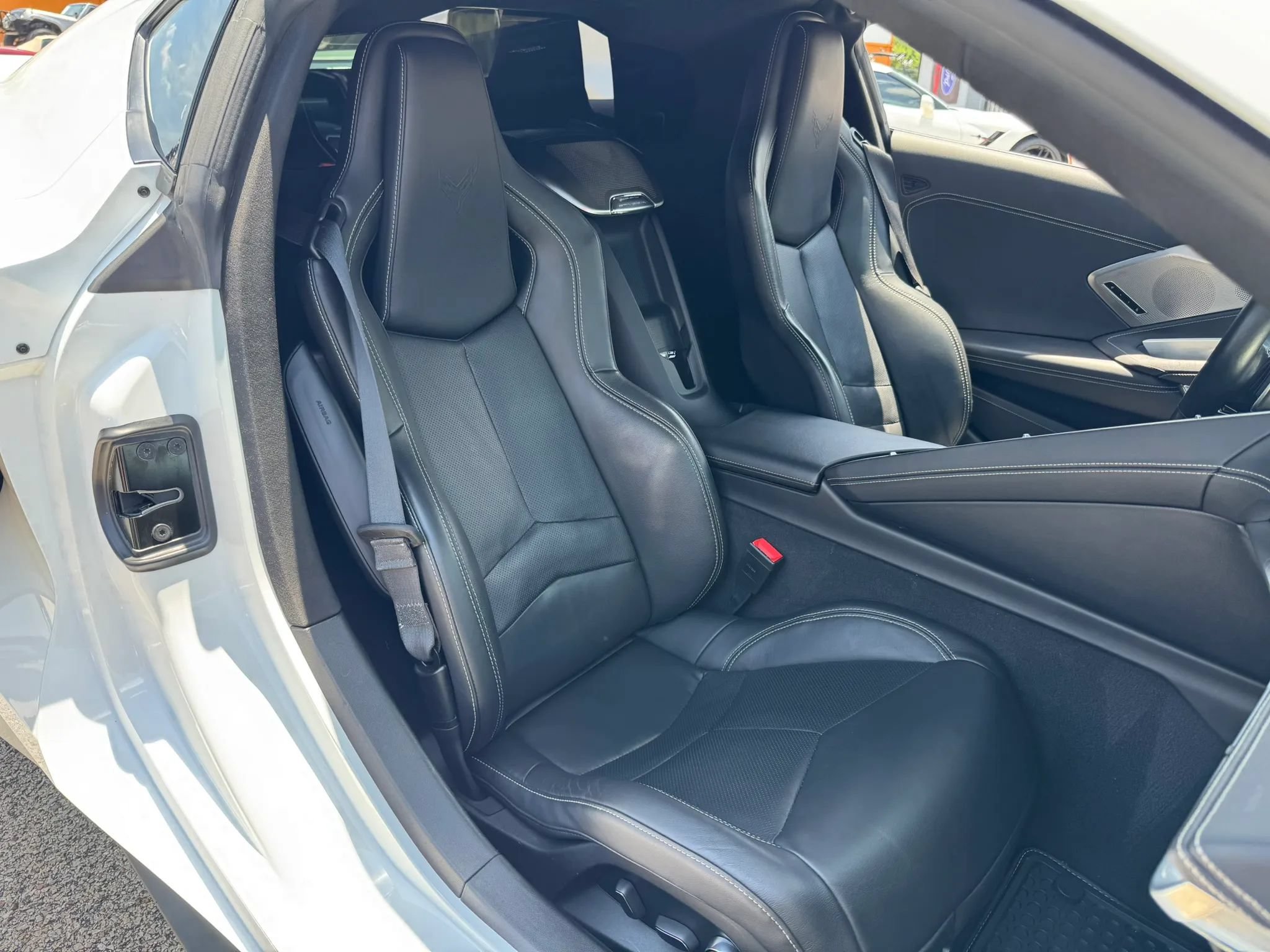 Used 2021 Chevrolet Corvette Stingray Preferred Cpe w/ Engine Appearance Package RWD image 24