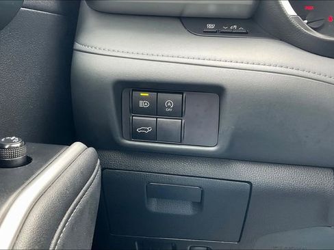 Used 2024 Toyota Highlander XSE image 34