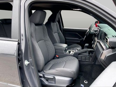 Used 2026 Toyota Tacoma SR5 AWD/4WD image 9