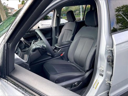 Used 2023 Jeep Grand Cherokee L Laredo image 25