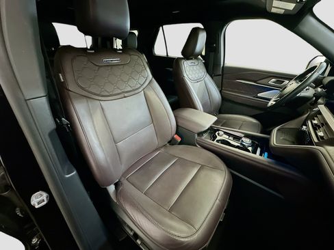 Used 2025 Ford Explorer Platinum w/ LUX Leather Package image 35