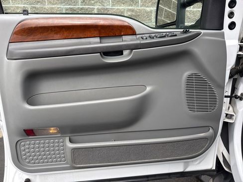 Used 2002 Ford F350 Lariat image 14