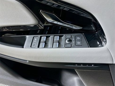 Used 2026 Land Rover Range Rover Evoque Dynamic SE image 20