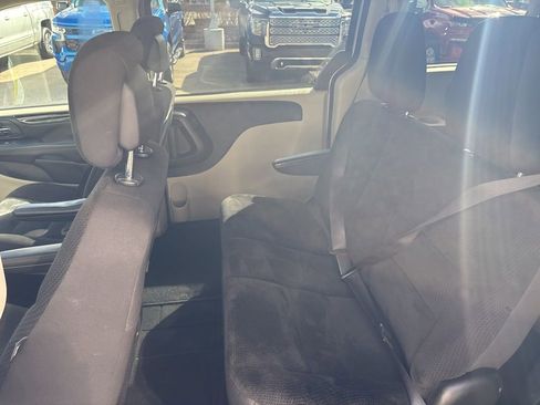 Used 2019 Dodge Grand Caravan SE image 10