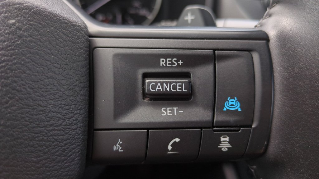 Used 2025 Nissan Rogue SV FWD image 23