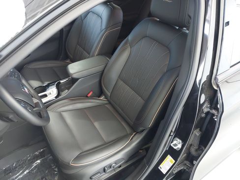 Used 2025 Buick Envista Avenir FWD image 23