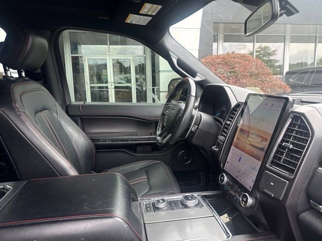 Used 2020 Ford Expedition Limited w/ Equipment Group 303A AWD/4WD image 18
