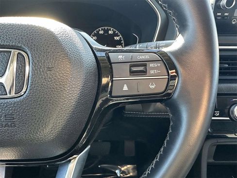 Certified 2025 Honda Pilot Touring image 14