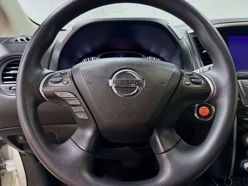 Used 2020 Nissan Pathfinder S AWD/4WD image 11