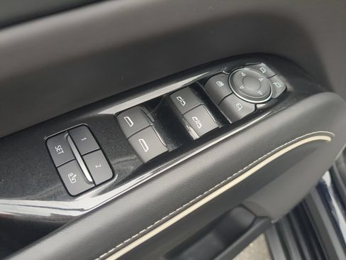 Certified 2023 Cadillac Escalade Premium Luxury Platinum AWD/4WD image 22