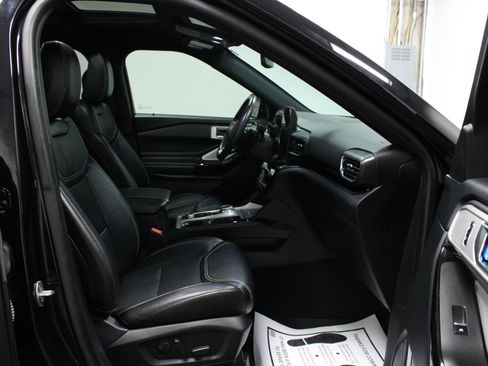 Used 2023 Ford Explorer ST w/ Equipment Group 401A AWD/4WD image 17