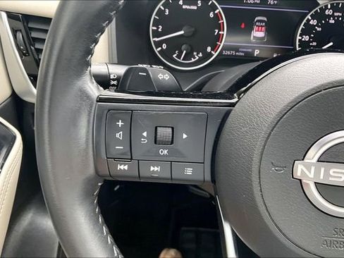 Used 2023 Nissan Rogue SL FWD image 16