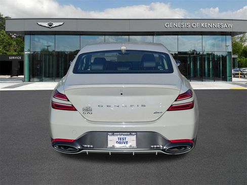 Used 2025 Genesis G70 2.5T image 6