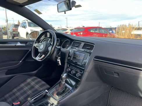 Used 2017 Volkswagen GTI Autobahn image 17