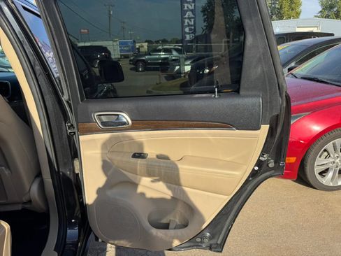 Used 2015 Jeep Grand Cherokee Limited AWD/4WD image 13