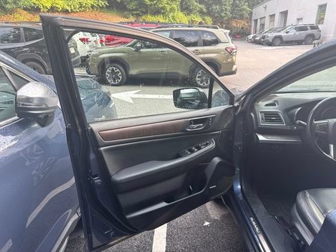 Used 2016 Subaru Outback 3.6R Limited AWD/4WD image 9
