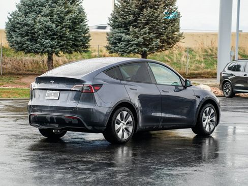 Used 2023 Tesla Model Y Long Range image 5