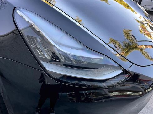 Used 2018 Tesla Model 3 Mid Range image 25