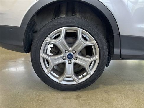 Used 2019 Ford Escape Titanium AWD/4WD image 34