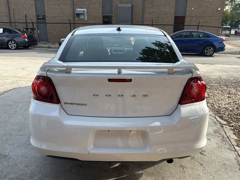 Used 2014 Dodge Avenger SE w/ Blacktop Package FWD image 4