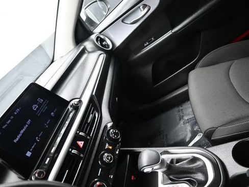 Used 2024 Kia Forte LXS w/ LXS Technology Package FWD image 19