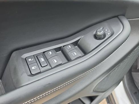 Used 2025 Jeep Grand Cherokee Limited AWD/4WD image 19