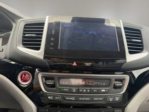 Used 2017 Honda Pilot Touring image 27