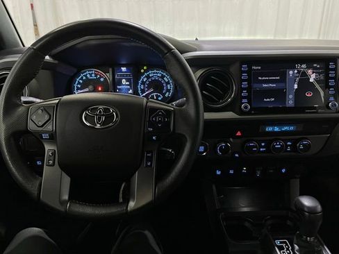 Certified 2021 Toyota Tacoma TRD Off-Road w/ Technology Package AWD/4WD image 19