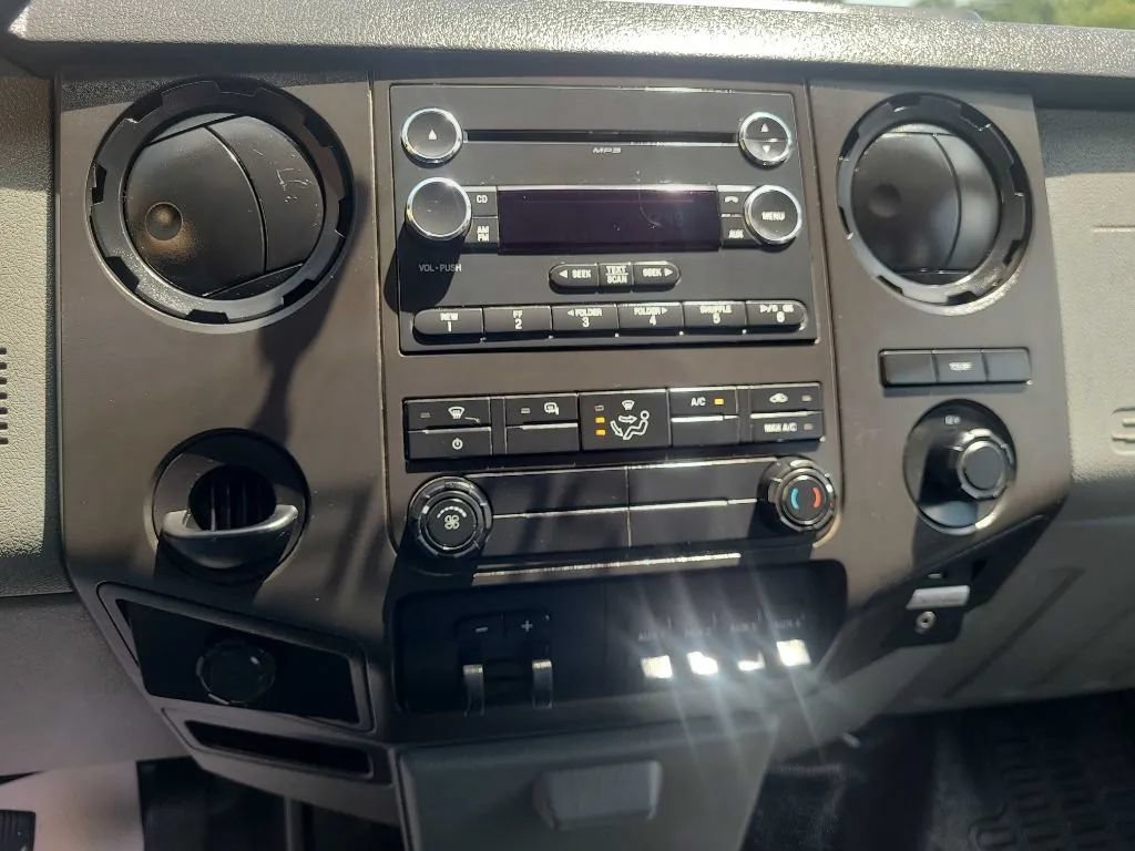 Used 2016 Ford F550 2WD Crew Cab Super Duty w/ Power Equipment Group image 9