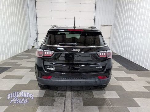 Used 2023 Jeep Compass Latitude AWD/4WD image 3